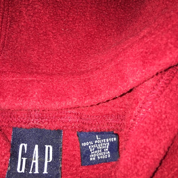 Kids Gap Red Pull-over - Picture 3 of 4